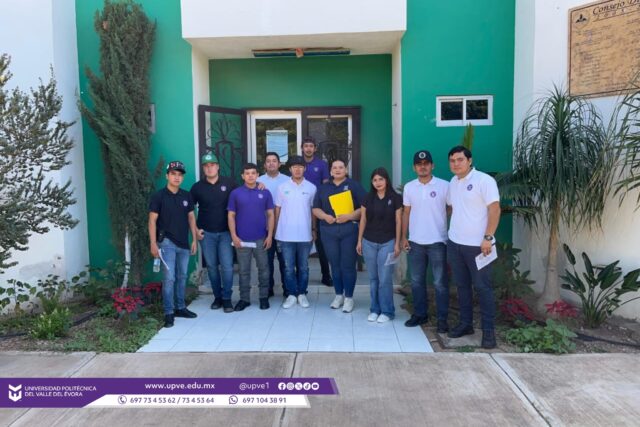 El pasado miércoles 11 de febrero de 2026, 10 estudiantes de las carreras de Ingeniería en Agrobiotecnología e Ingeniería en Agrotecnología, acompañados de la M.C. Adriana Rivera López, realizaron una visita académica a la Junta Local de Sanidad Vegetal del Valle del Évora.

Durante esta enriquecedora jornada, las y los estudiantes tuvieron la oportunidad de capacitarse sobre el uso adecuado de socas agrícolas bajo un enfoque agroecológico, destacando su importancia para la mejora del porcentaje de materia orgánica y la regeneración productiva de los suelos.

Este tipo de actividades fortalecen la formación integral de nuestros futuros profesionistas, promoviendo prácticas sustentables, la innovación en el campo y el compromiso con el cuidado de los recursos naturales.

Agradecemos a la Junta Local de Sanidad Vegetal del Valle del Évora por su valiosa colaboración y disposición para compartir sus conocimientos y experiencias.

#SomosUPVE
#PorElDesarrolloYLaGrandeza
#SomosDelfinesUPVE