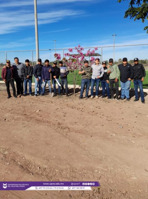 💚🤝 Jornada Nacional de Tequios en Espacios Deportivos 🧹⚽

Este 20 de febrero, estudiantes de la carrera de Ingeniería en Agrobiotecnología se sumaron con entusiasmo a la Jornada Nacional de Tequios en Espacios Deportivos: “Deporte para todas y todos”, iniciativa impulsada en el marco de las Jornadas por la Paz y Contra las Adicciones.

Durante la actividad, nuestras y nuestros estudiantes participaron en una jornada de limpieza en los espacios deportivos de la universidad, demostrando su compromiso con el bienestar, la convivencia sana y el cuidado de los entornos que fortalecen la actividad física y la vida universitaria.

Estas acciones no solo contribuyen a mantener instalaciones dignas y seguras, sino que también fomentan valores como la responsabilidad, el trabajo en equipo y la construcción de una cultura de paz.
@imjuve_mx 
@abrahamcarro_ 
@ujarnett 

#JóvenesTransformando
#JovenesPorLaTransformacion
#SomosUPVE
#PorElDesarrolloYLaGrandeza
#SomosDelfinesUPVE