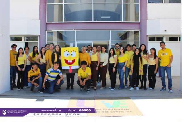 🌟🎉 Celebramos la felicidad en la comunidad UPVE🎉🌟
En el marco del Día Internacional de la Felicidad, se llevó a cabo una jornada llena de alegría, integración y entusiasmo, con el objetivo de promover la sana convivencia entre nuestra comunidad universitaria. 💛
Estas actividades fueron organizadas con gran dedicación por estudiantes y docentes de todos los programas académicos, fomentando el trabajo en equipo y fortaleciendo los lazos entre compañeras y compañeros.
Durante esta jornada se realizaron diversas dinámicas recreativas y culturales, entre ellas:
⚽ Futbeis
🏐 Voleibol
🧠 Sopa de letras de las emociones
🎭 Talentos rápidos / chistes
🎶 Trivia musical de Bob Esponja
❓ Preguntas y retos
🎬 Proyección de películas sobre las emociones
🧩 Crucigramas
✍️ Juego del basta
📞 Teléfono descompuesto
🐦 Juego de pajaritos y jaulas
✨ ¡Y muchas más!
A través de estas actividades, se vivió un ambiente lleno de risas, compañerismo y energía positiva, reafirmando la importancia de generar espacios que fortalezcan el bienestar emocional y la unión dentro de nuestra comunidad.
#DíaInternacionalDeLaFelicidad
#SomosUPVE
#PorElDesarrolloYLaGrandeza
#SomosDelfinesUPVE