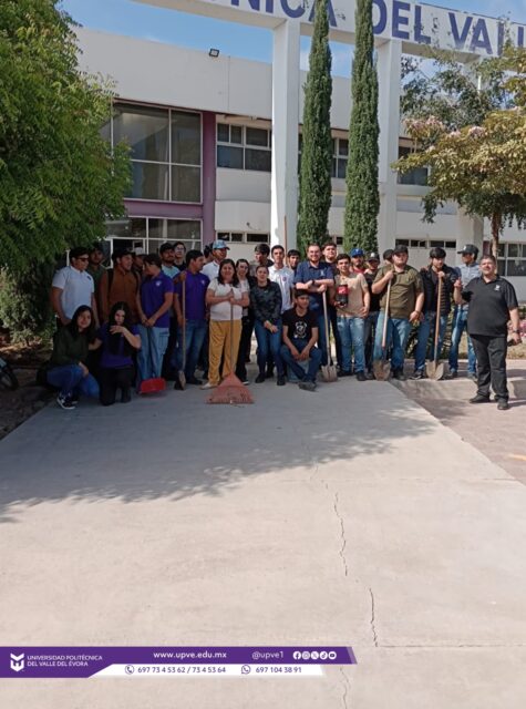 🌿✨ Juventud comprometida construyendo un entorno más limpio 💪🧹

El día de hoy se llevó a cabo una jornada de limpieza en las instalaciones de la universidad, como parte de Tequios por la Paz 🙌💚

Además de mejorar nuestros espacios, estas actividades también funcionan como una opción recreativa para las y los estudiantes, fortaleciendo la convivencia y el espíritu de equipo 🌎✨

@sepmx 
#JornadaPorLaPazYContraLasAdicciones
#TequiosPorLaPaz
#ElFentaniloTeMata
#JóvenesPorLaTransformación
#SomosUPVE
#PorElDesarrolloYLaGrandeza
#SomosDelfinesUPVE