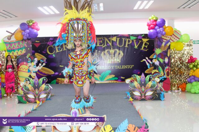 🎭✨ Color, ritmo y mucha energía ✨🎭

Así se vivió la presentación de Casual Temático durante el Certamen UPVE 2026, donde nuestras candidatas y candidatos llenaron el escenario de vida con una espectacular pasarela inspirada en el Carnaval. 🥳

Entre brillos, colores vibrantes y vestuarios llenos de creatividad, cada participante deslumbró al público al ritmo de la música, transmitiendo alegría, seguridad y gran entusiasmo. 🎶💃🕺

Esta presentación aportó dinamismo y un ambiente festivo que contagió a todas las y los asistentes, convirtiéndose en uno de los momentos más alegres y memorables del evento. 🎉

#SemanaEstudiantilUPVE2026
#SomosUPVE 
#PorElDesarrolloYLaGrandeza 
#SomosDelfinesUPVE