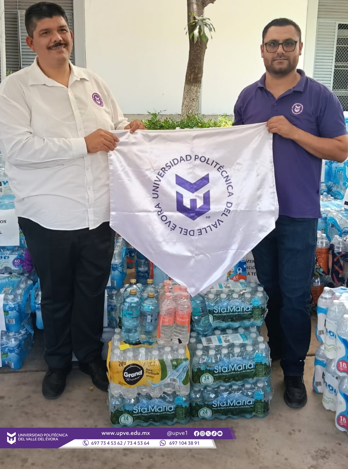 💧🤝 Atendiendo a la solicitud de apoyo para la campaña “Aquatón 2026”, organizada por el Sistema Estatal para el Desarrollo Integral de la Familia (DIF), la Universidad Politécnica del Valle del Évora realizó este 20 de mayo la entrega de donativos de agua embotellada en las oficinas de la Secretaría de Educación Pública y Cultura (SEPyC), en la ciudad de Culiacán.
Esta noble iniciativa tiene como objetivo apoyar a los grupos de atención prioritaria ante el panorama de sequía que enfrenta nuestra región, recolectando agua para consumo humano que será distribuida en hogares de familias en situación vulnerable.
En representación de la UPVE, el M.C. Pazcacio Alejandro Rivera Parra, Secretario de Vinculación, y el Lic. Carlos Argenis Camacho Salazar, personal de mantenimiento, fueron los encargados de realizar la entrega de los donativos en la ciudad de Culiacán.
Asimismo, agradecemos sinceramente a todas las personas que se sumaron a esta noble causa y realizaron sus aportaciones, demostrando una vez más el espíritu de solidaridad, empatía y compromiso social que distingue a nuestra comunidad universitaria. 🙌
#Aquatón2026
#SomosUPVE
#PorElDesarrolloYLaGrandeza
#SomosDelfinesUPVE
#DIFSinaloa
#SEPyC
#CuidemosElAgua