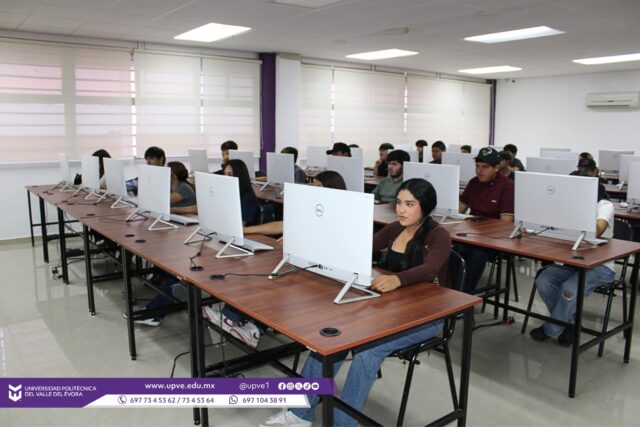 🎓✨ ¡La UPVE continúa construyendo el futuro de nuevas generaciones! ✨🎓
La Universidad Politécnica del Valle del Évora dio inicio a su proceso de admisión, recibiendo a las y los aspirantes que acudieron a presentar su Evaluación Diagnóstica, un paso importante en el camino hacia el cumplimiento de sus metas profesionales.
Reconocemos el esfuerzo, la dedicación y el entusiasmo de quienes participaron en esta etapa, demostrando su interés por formar parte de nuestra comunidad universitaria.
Los resultados de las y los aspirantes aceptados serán publicados próximamente, por lo que invitamos a todas y todos a mantenerse atentos a los canales oficiales de la UPVE para conocer la información correspondiente.
En la UPVE seguimos transformando vidas a través de una educación de calidad, formando profesionales preparados para los retos del presente y del futuro.
#SomosUPVE
#PorElDesarrolloYLaGrandeza
#SomosDelfinesUPVE