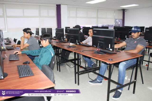 La Universidad Politécnica del Valle del Évora recibió a aspirantes que acudieron a nuestras instalaciones para presentar su evaluación diagnóstica, como parte de su proceso de admisión.

Este importante momento representa el inicio de una nueva etapa académica, en la que las y los futuros estudiantes dan un paso más hacia la construcción de su proyecto profesional.

En la UPVE agradecemos su confianza y les deseamos mucho éxito durante este proceso. ¡Esperamos darles la bienvenida muy pronto como parte de la gran familia universitaria! 💜🐬

#SomosUPVE
#PorElDesarrolloYLaGrandeza
#SomosDelfinesUPVE