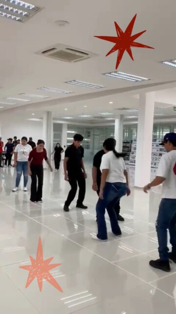 🎉 ¡La juventud se vive con toda la actitud en la UPVE! 💜🐬
¡Así disfrutamos una jornada llena de baile, retos, risas y compañerismo con nuestros aspirantes!
#JóvenesTransformandoMéxico
#DíaInternacionalDeLaJuventud
#SomosUPVE
#PorElDesarrolloYLaGrandeza
#SomosDelfinesUPVE