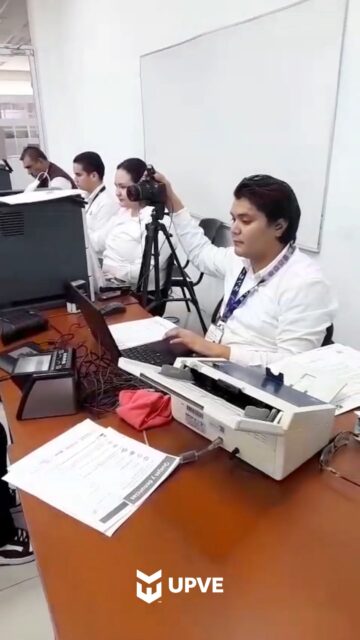 📄 ¡El SAT llegó a la UPVE!

Durante los días 19 y 20 de octubre, recibimos la visita del módulo móvil del SAT para acercar a nuestra comunidad estudiantil los servicios de registro del RFC y la e.firma electrónica.

¡Seguimos acercando oportunidades y facilitando trámites para el futuro profesional de nuestros delfines! 🐬✨

#SomosUPVE
#PorElDesarrolloYLaGrandeza
#SomosDelfinesUPVE